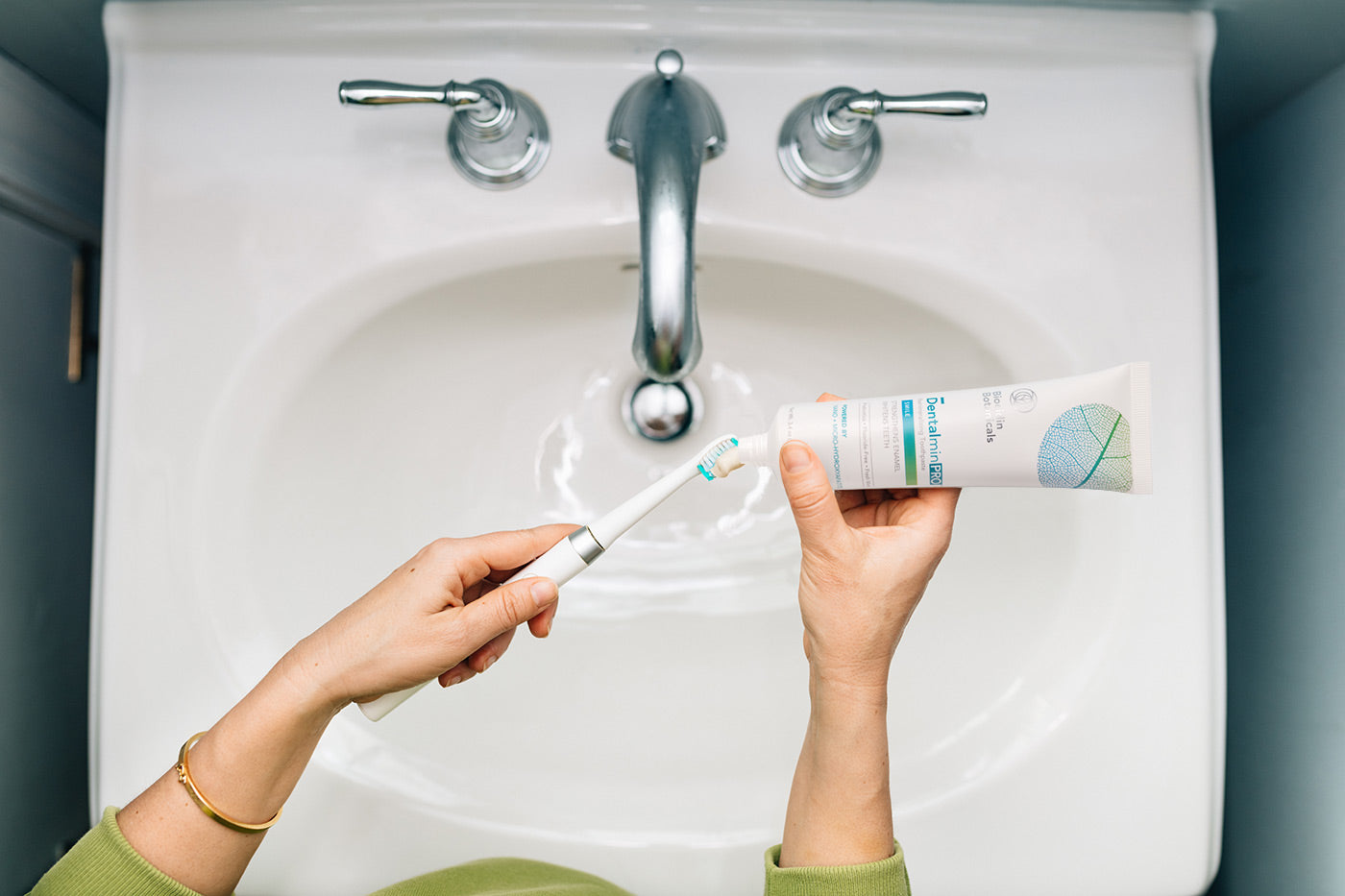 <p>Strengthen. Whiten. Desensitize.</p>